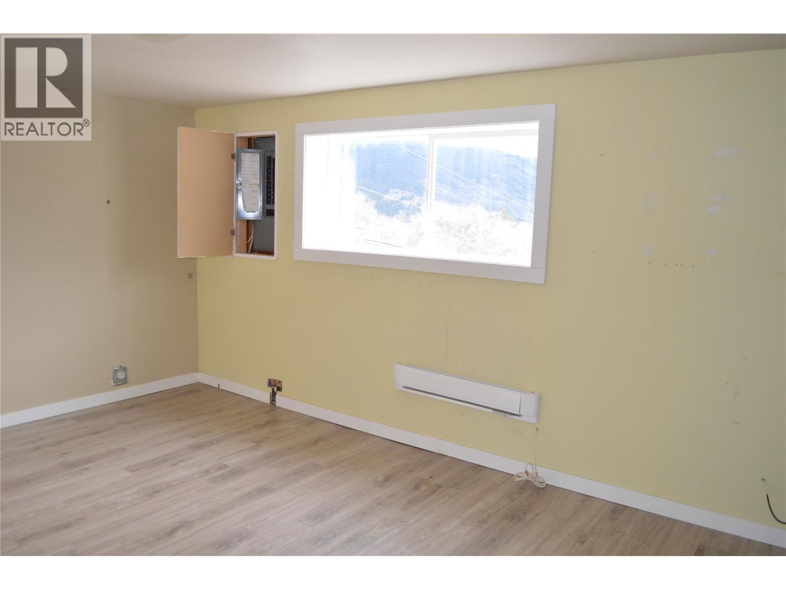 6805 Reservoir Road, Grand Forks