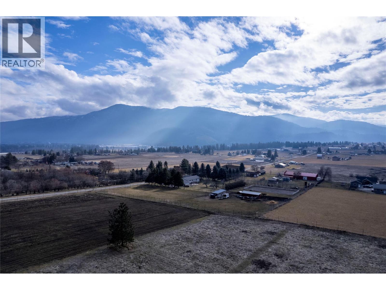 6805 Reservoir Road, Grand Forks