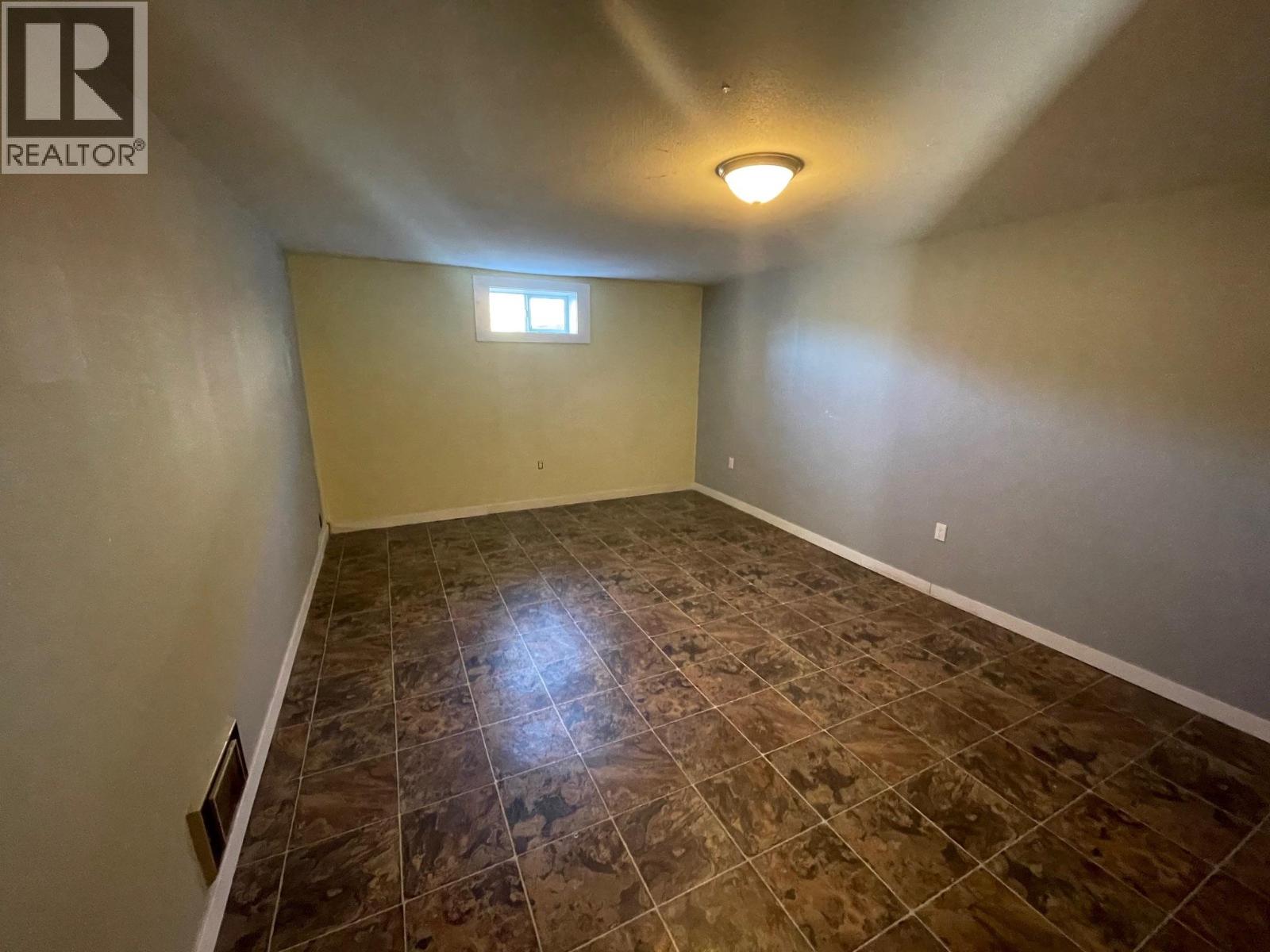 6805 Reservoir Road, Grand Forks