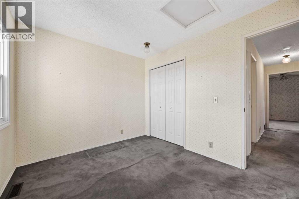 Single Family House for Sale in    Street SW Woodbine Calgary 