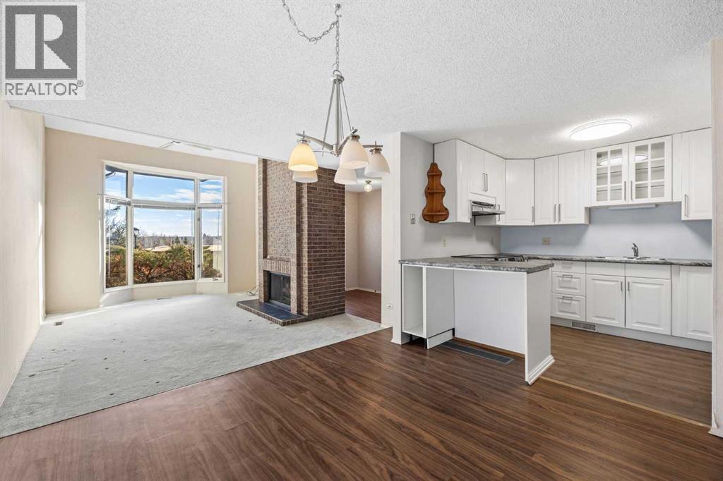 Single Family House for Sale in    Street SW Woodbine Calgary 