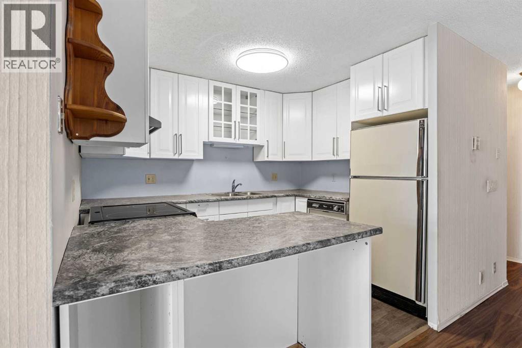 Single Family House for Sale in    Street SW Woodbine Calgary 