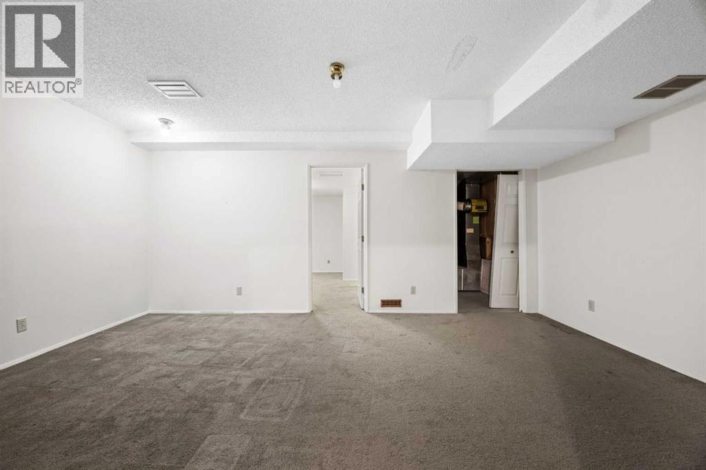 Single Family House for Sale in    Street SW Woodbine Calgary 