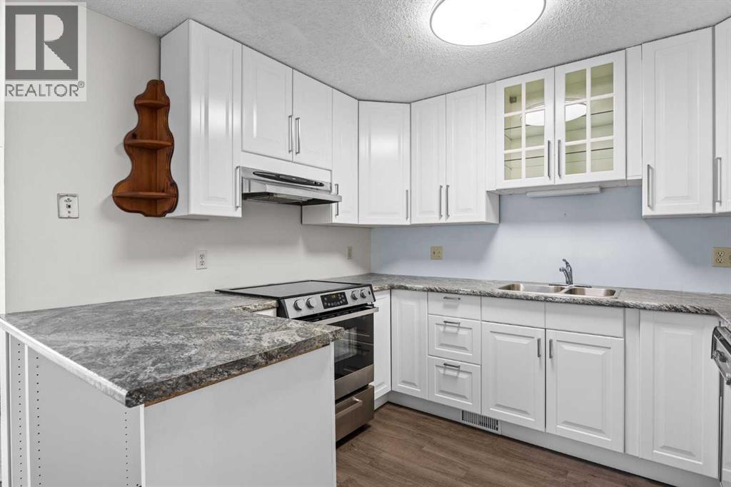 Single Family House for Sale in    Street SW Woodbine Calgary 