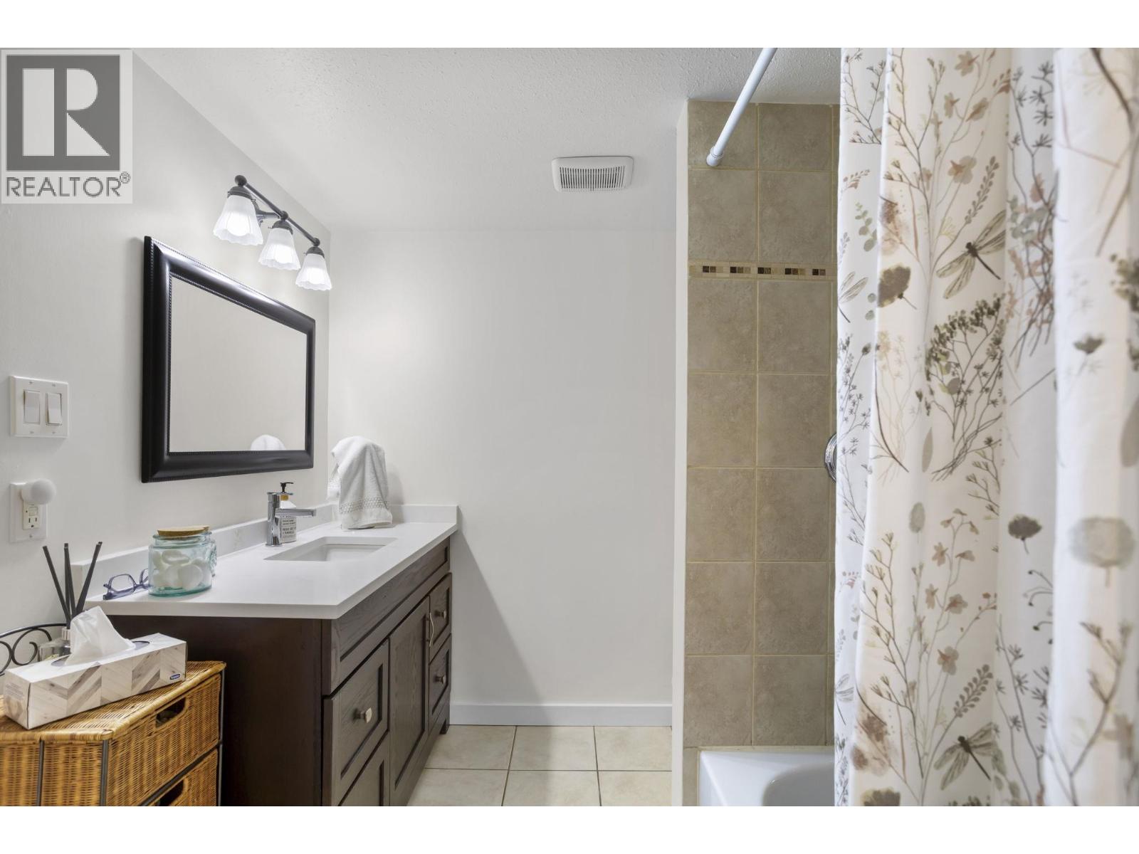 6 340 GINGER DRIVE, New Westminster