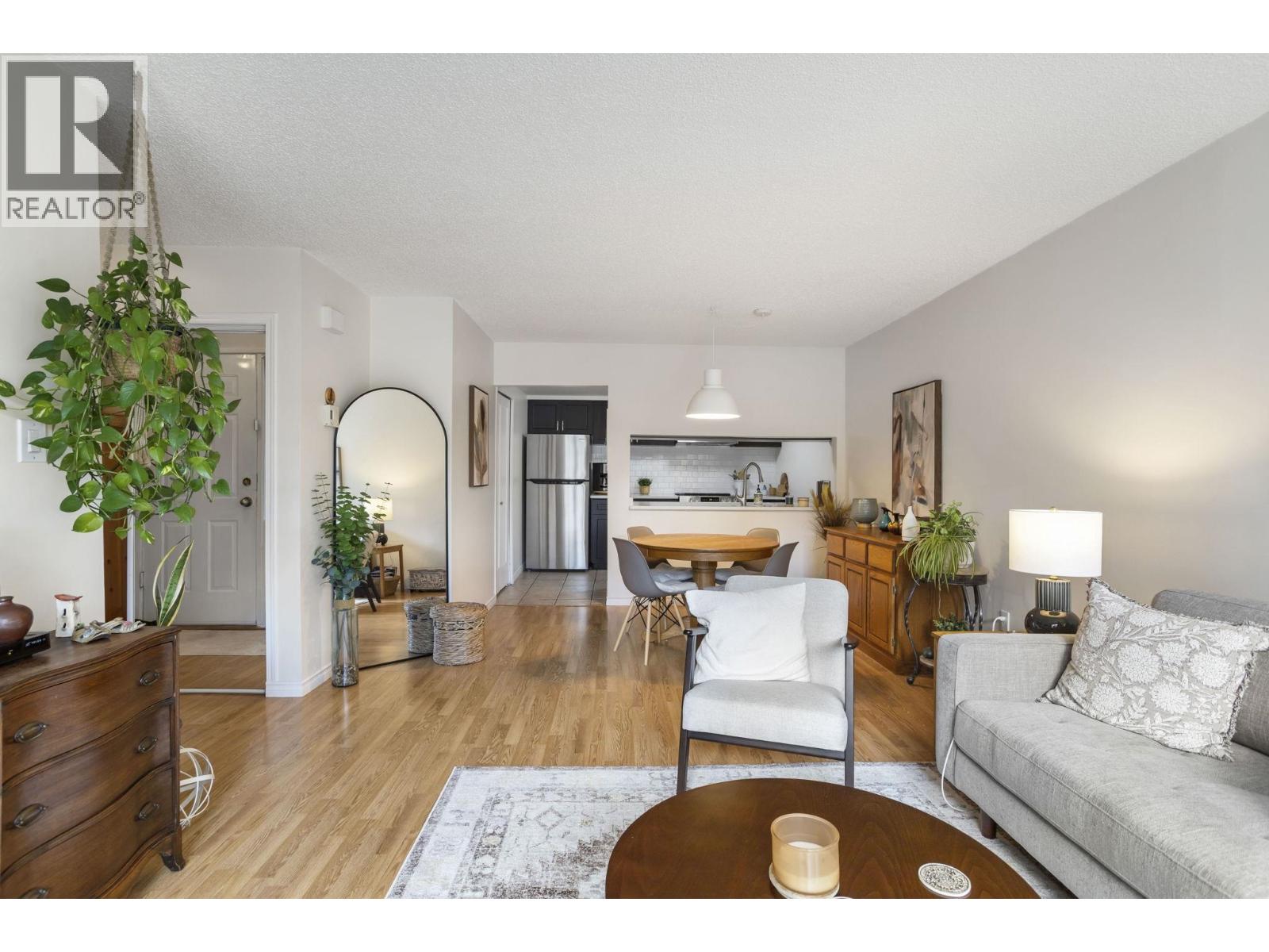 6 340 GINGER DRIVE, New Westminster