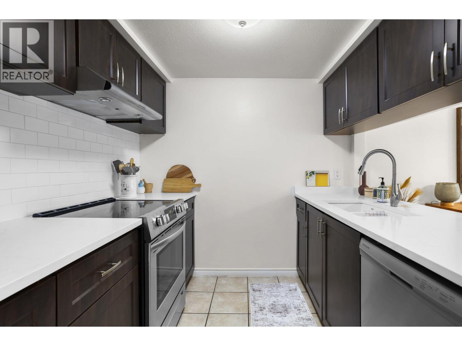 6 340 GINGER DRIVE, New Westminster