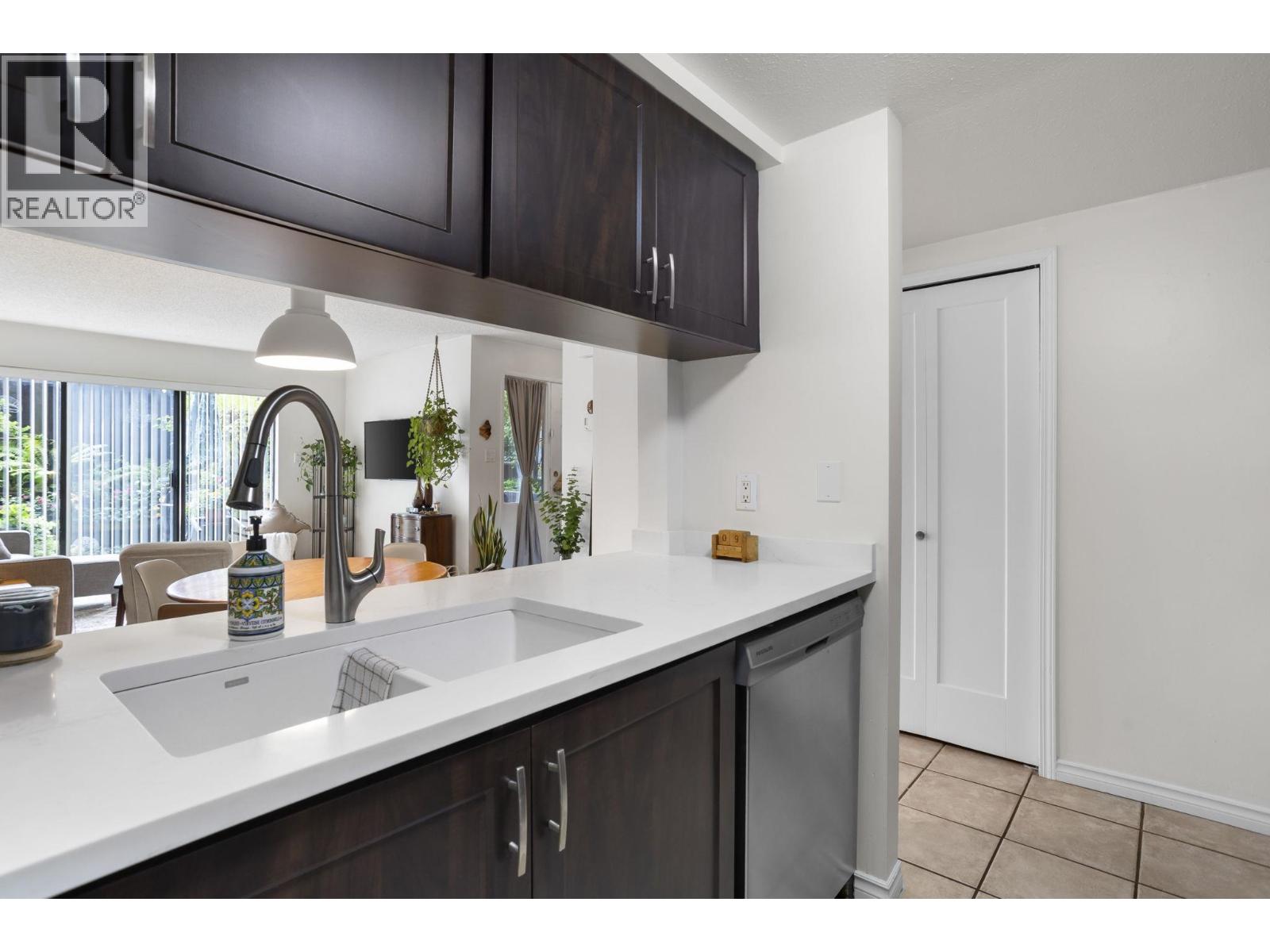 6 340 GINGER DRIVE, New Westminster