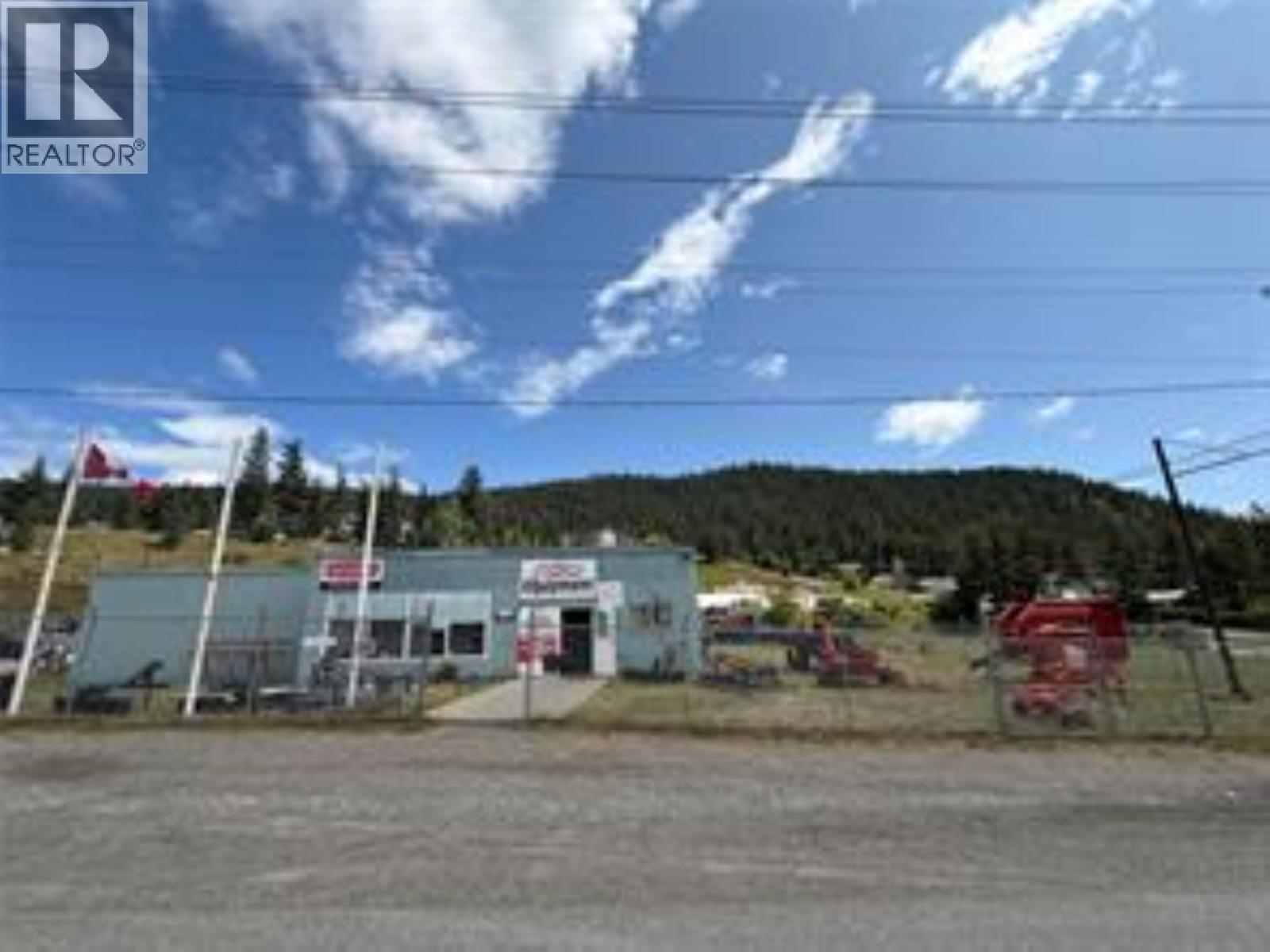 208 N BROADWAY AVENUE, Williams Lake — photo 3