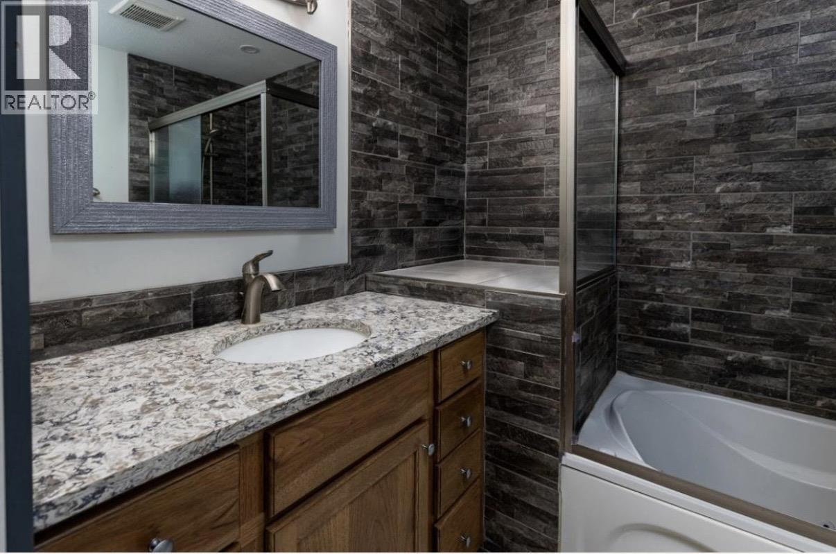 4427 GREIG Avenue, Terrace