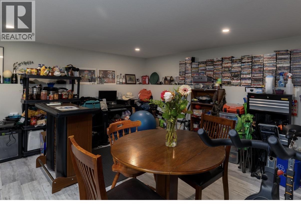 4427 GREIG Avenue, Terrace