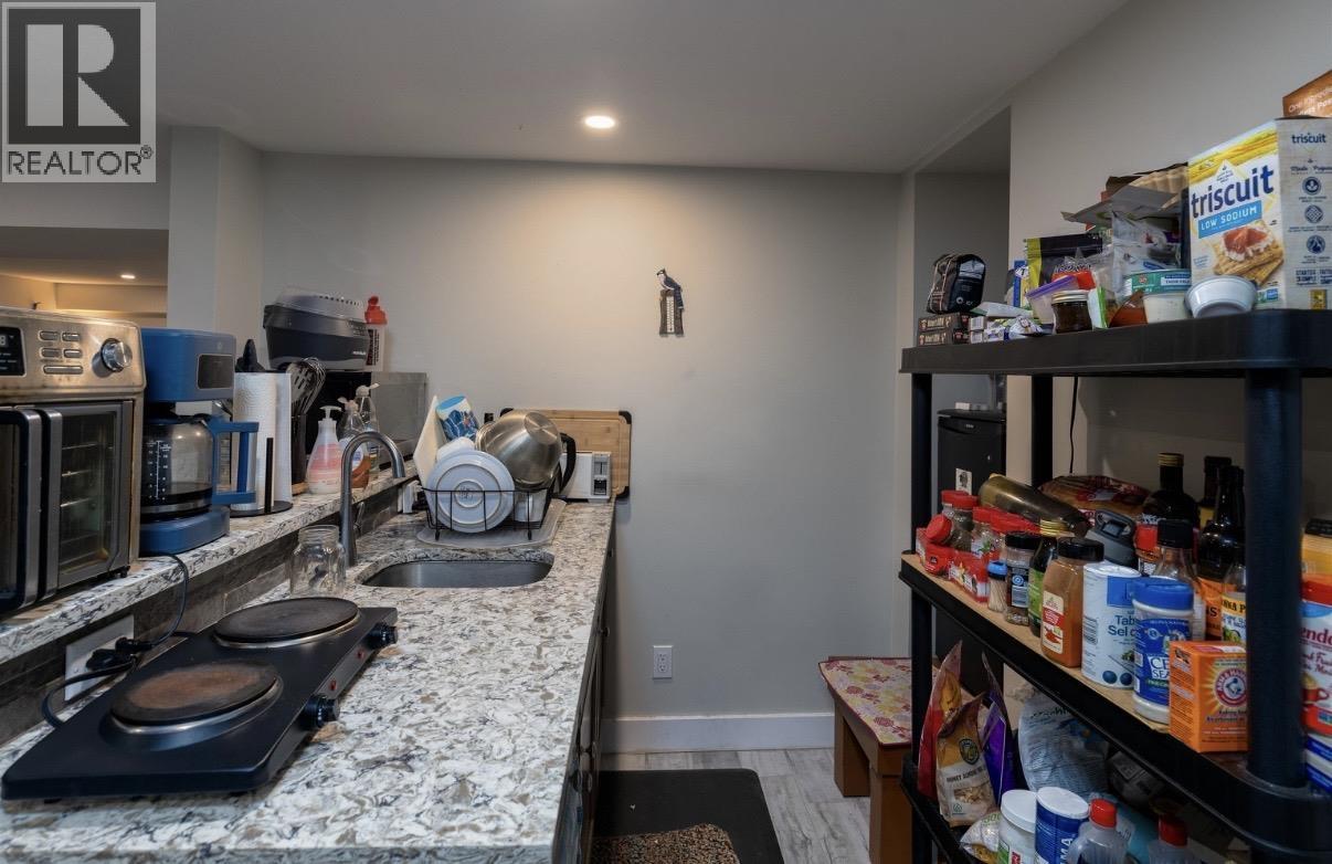 4427 GREIG Avenue, Terrace