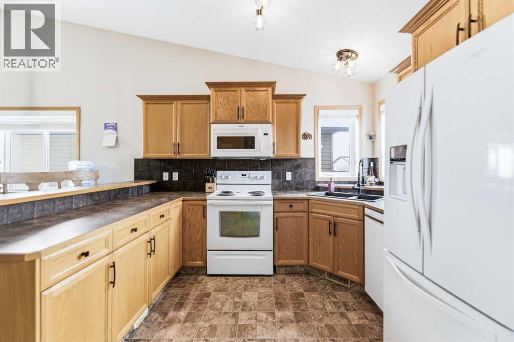 22 Mcdougall Close, Penhold