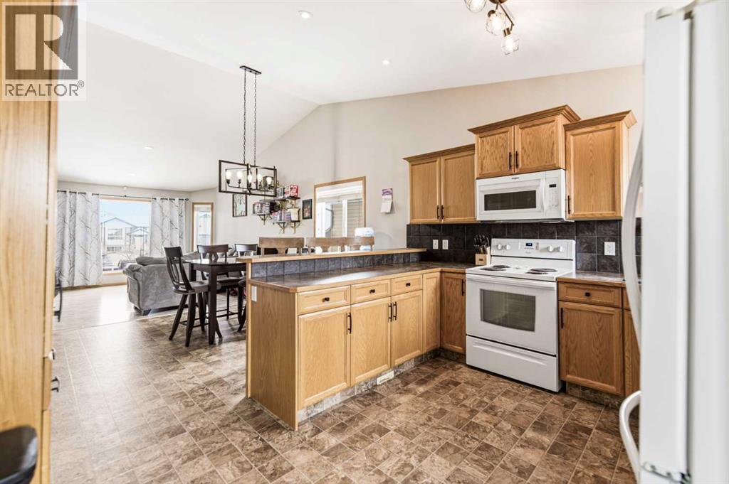 22 Mcdougall Close, Penhold