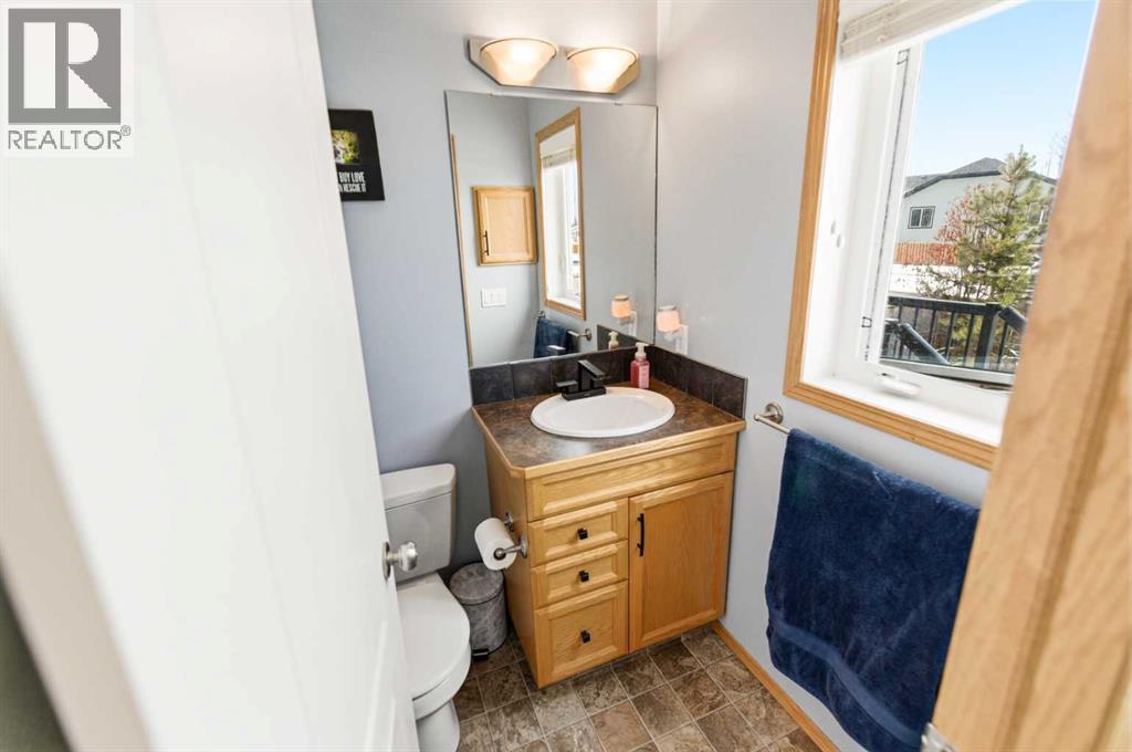 22 Mcdougall Close, Penhold