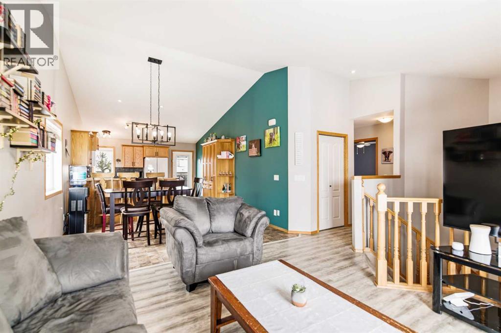 22 Mcdougall Close, Penhold