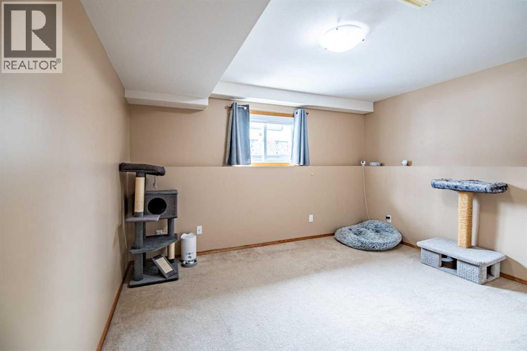 22 Mcdougall Close, Penhold