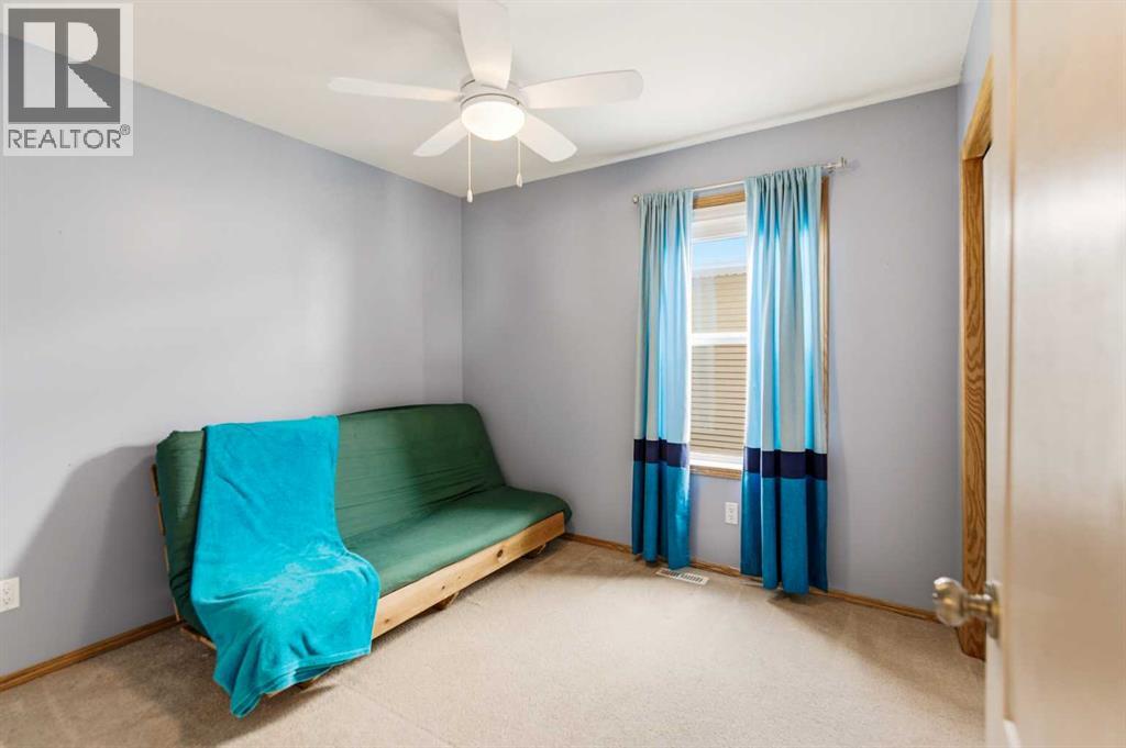 22 Mcdougall Close, Penhold