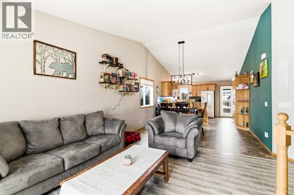 22 Mcdougall Close, Penhold