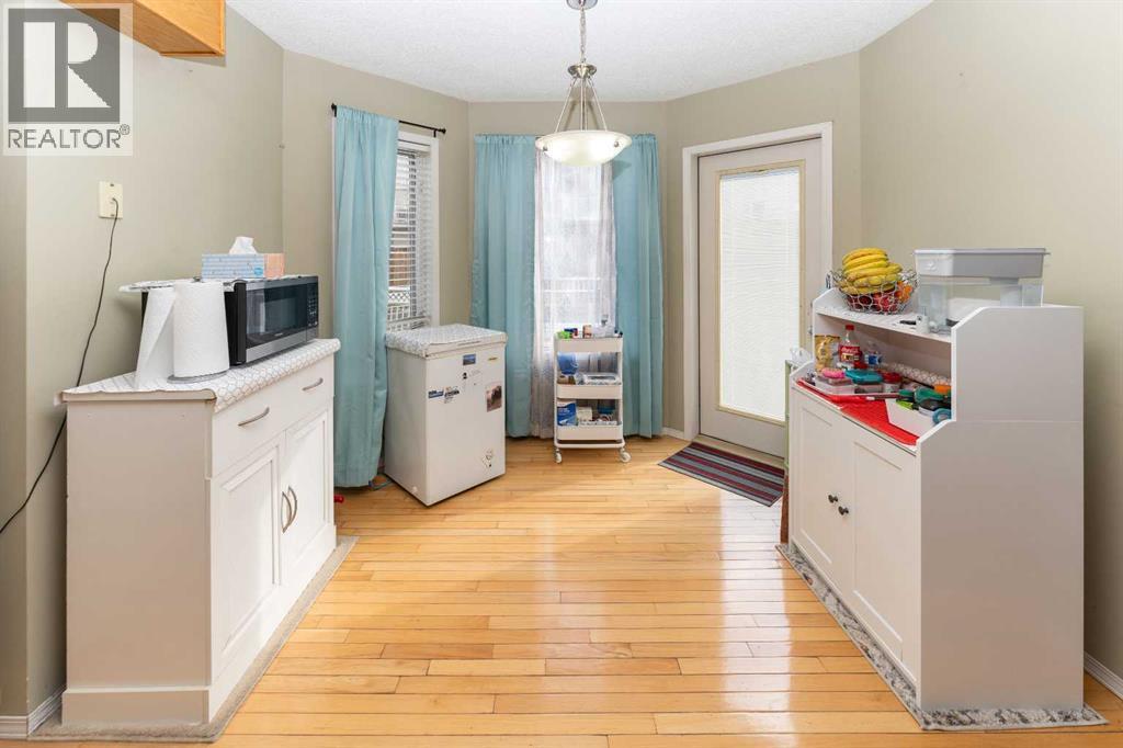 Single Family House for Sale in  Hawkmount Green NW Hawkwood Calgary 