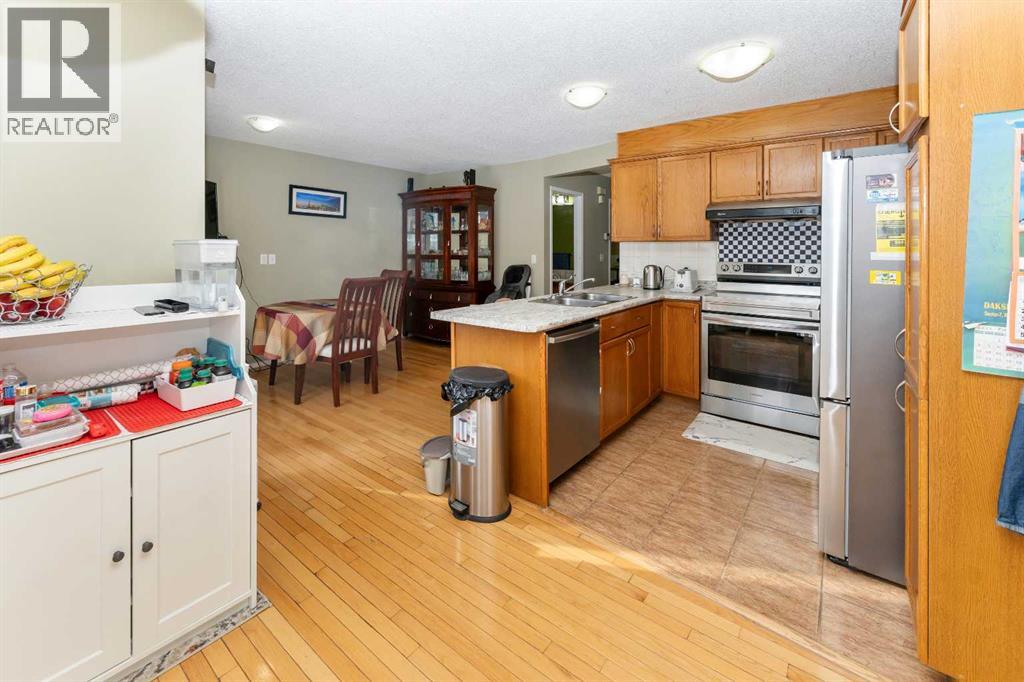 Single Family House for Sale in  Hawkmount Green NW Hawkwood Calgary 