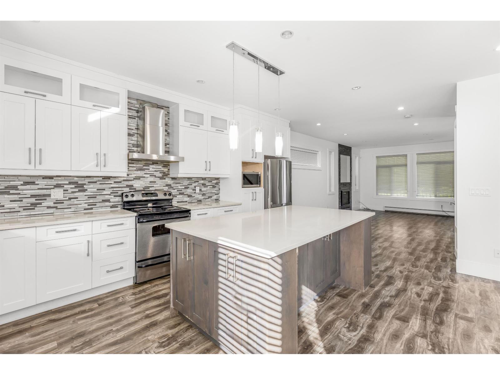 6015 138A Street - photo 2