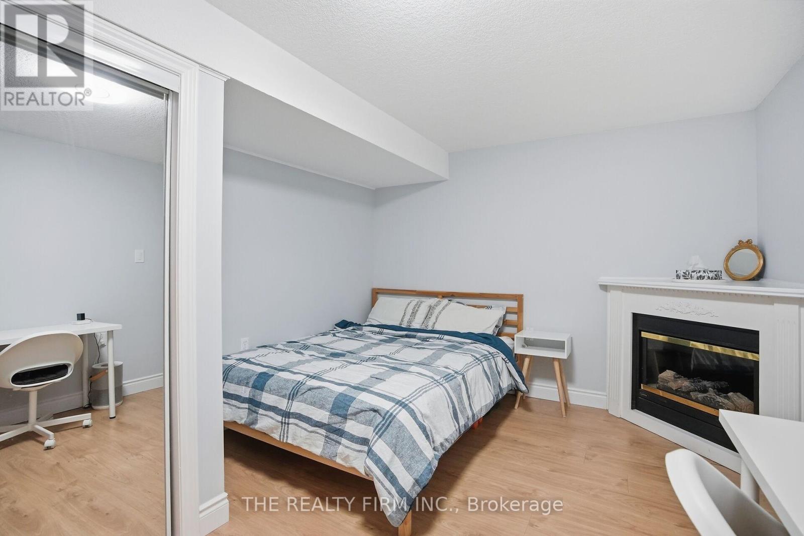5 - 1574 RICHMOND STREET — photo 33