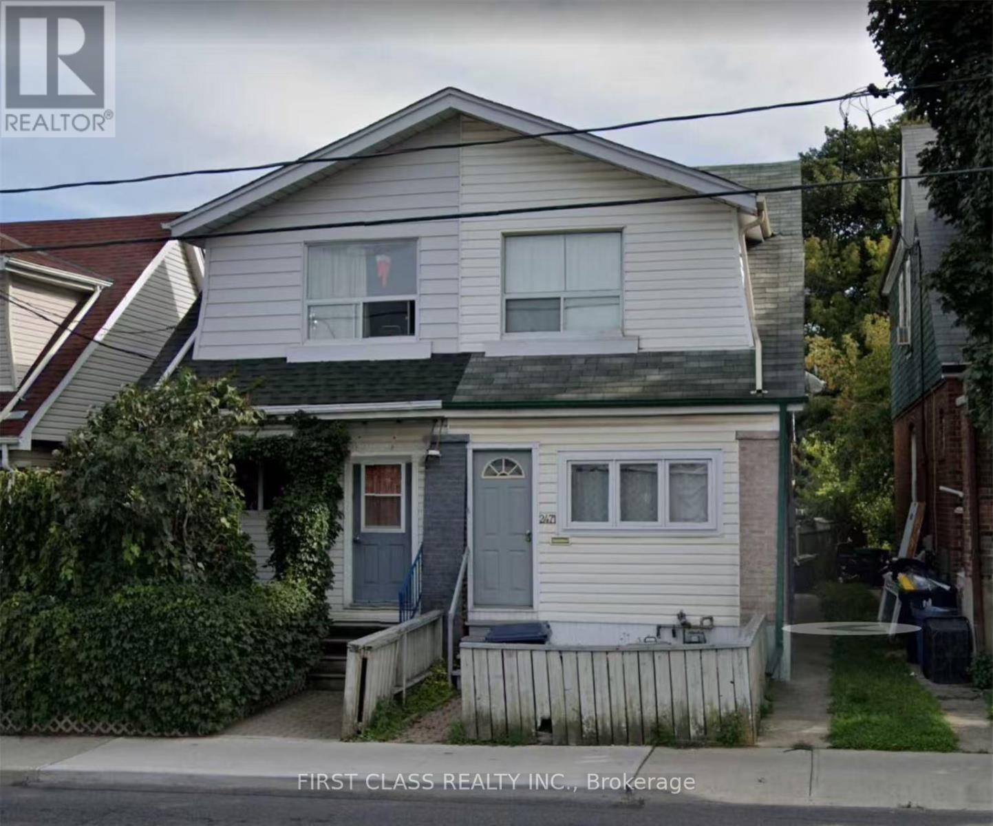 Listing photo of 2471 GERRARD STREET E