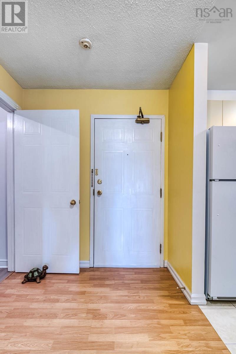 Property 28 of 37 of 405 15 Langbrae Drive