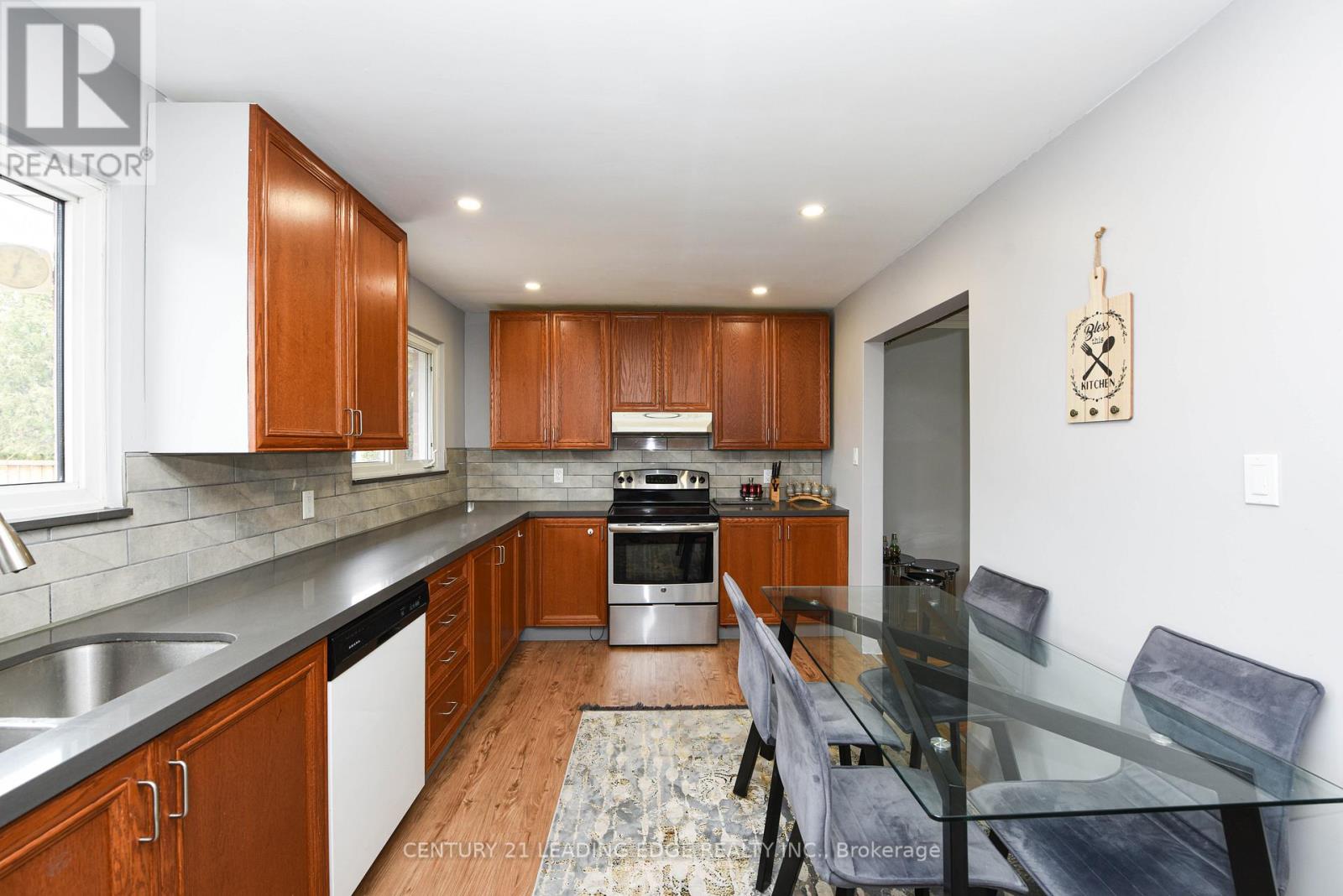 34 PARAGON ROAD - 8