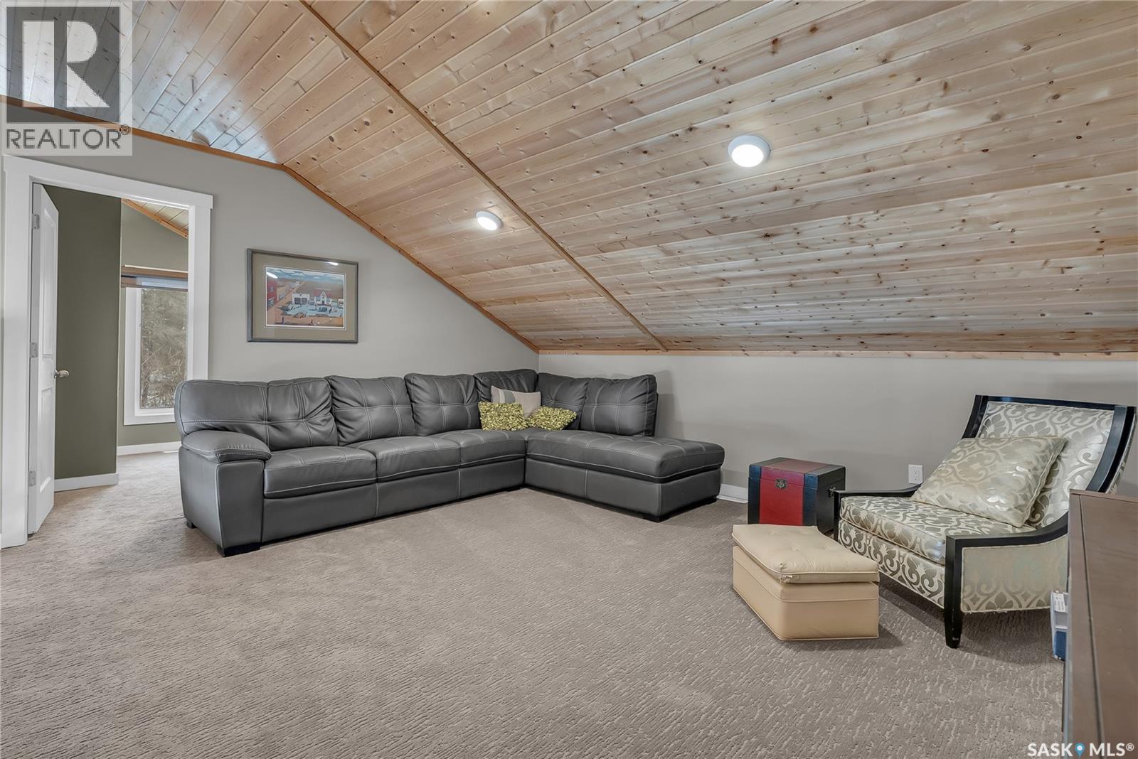 102 Moore DRIVE - 21