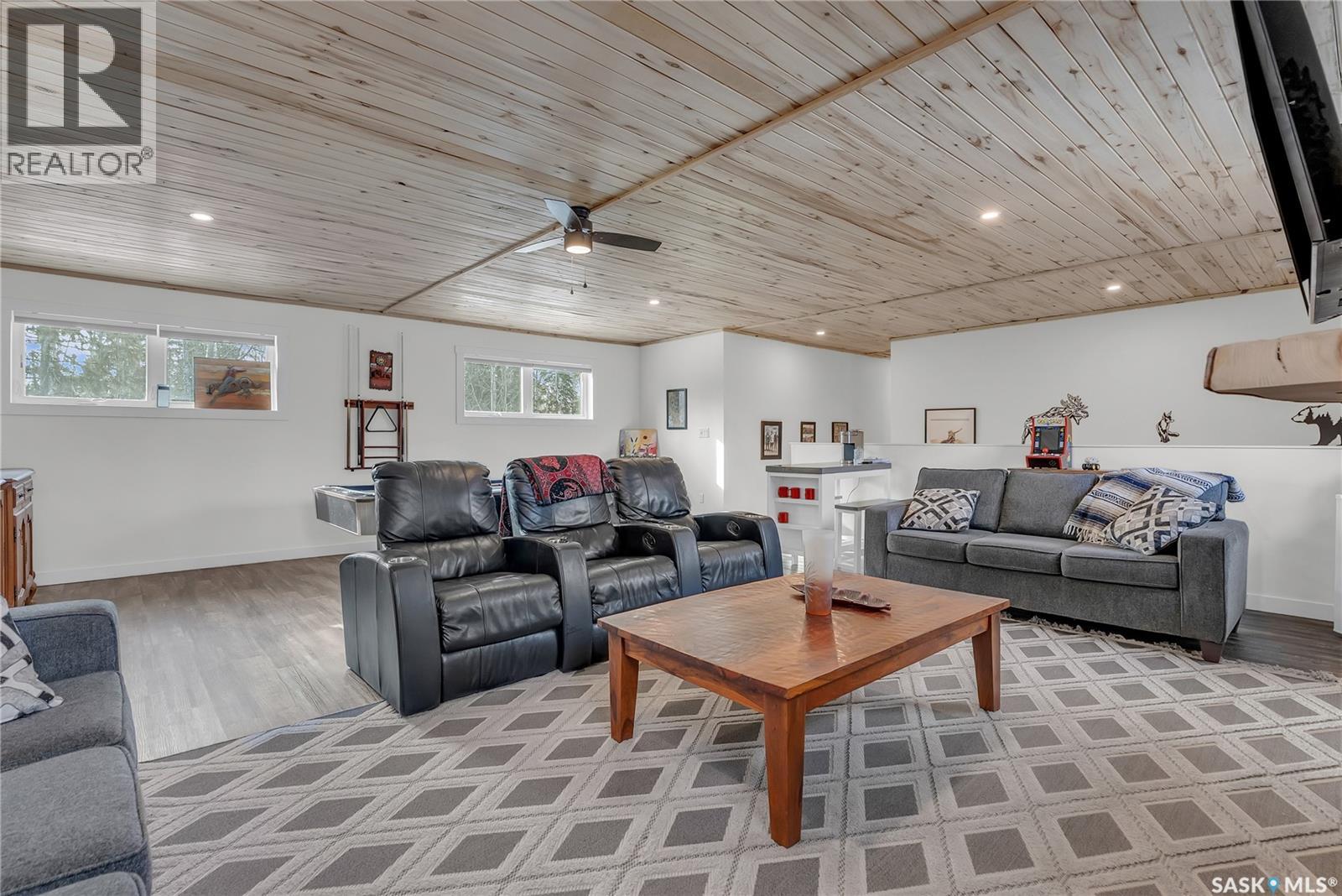 102 Moore DRIVE - 29