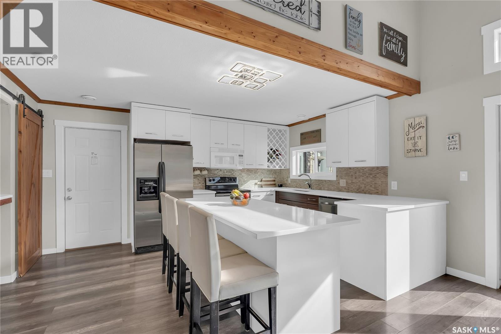 102 Moore DRIVE - 7
