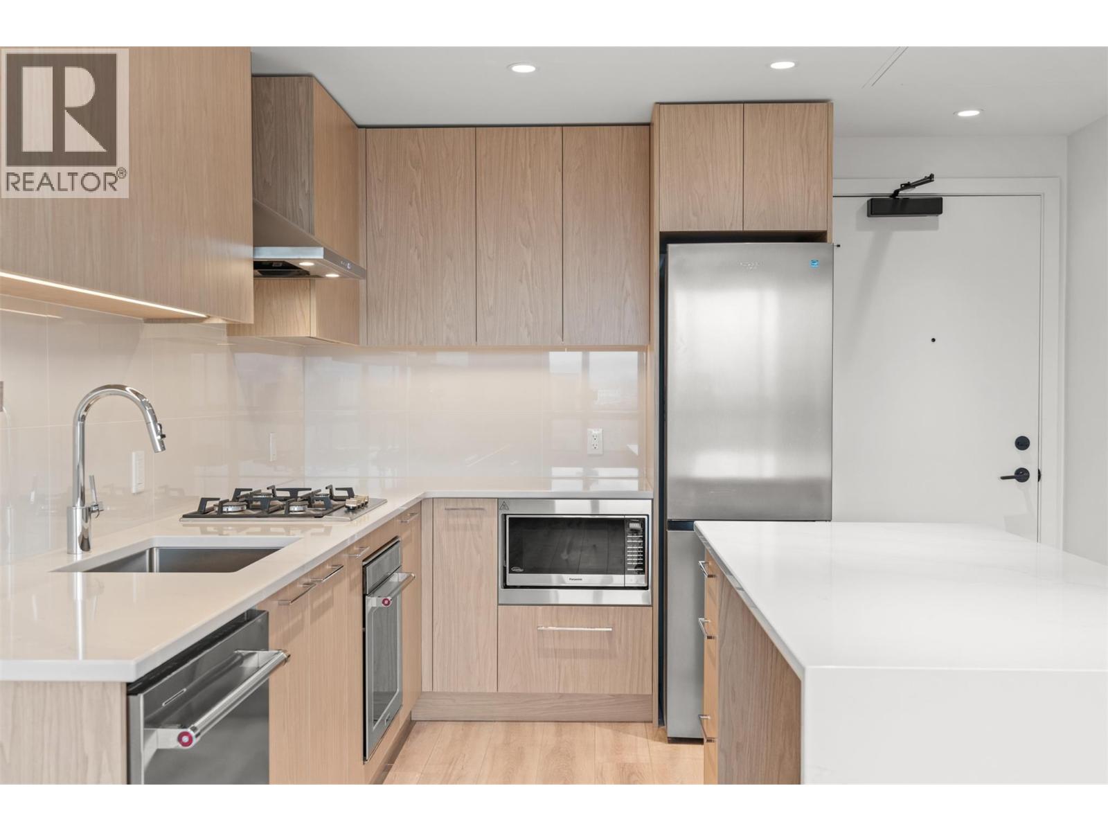 #508 3051 Abbott Street - 11