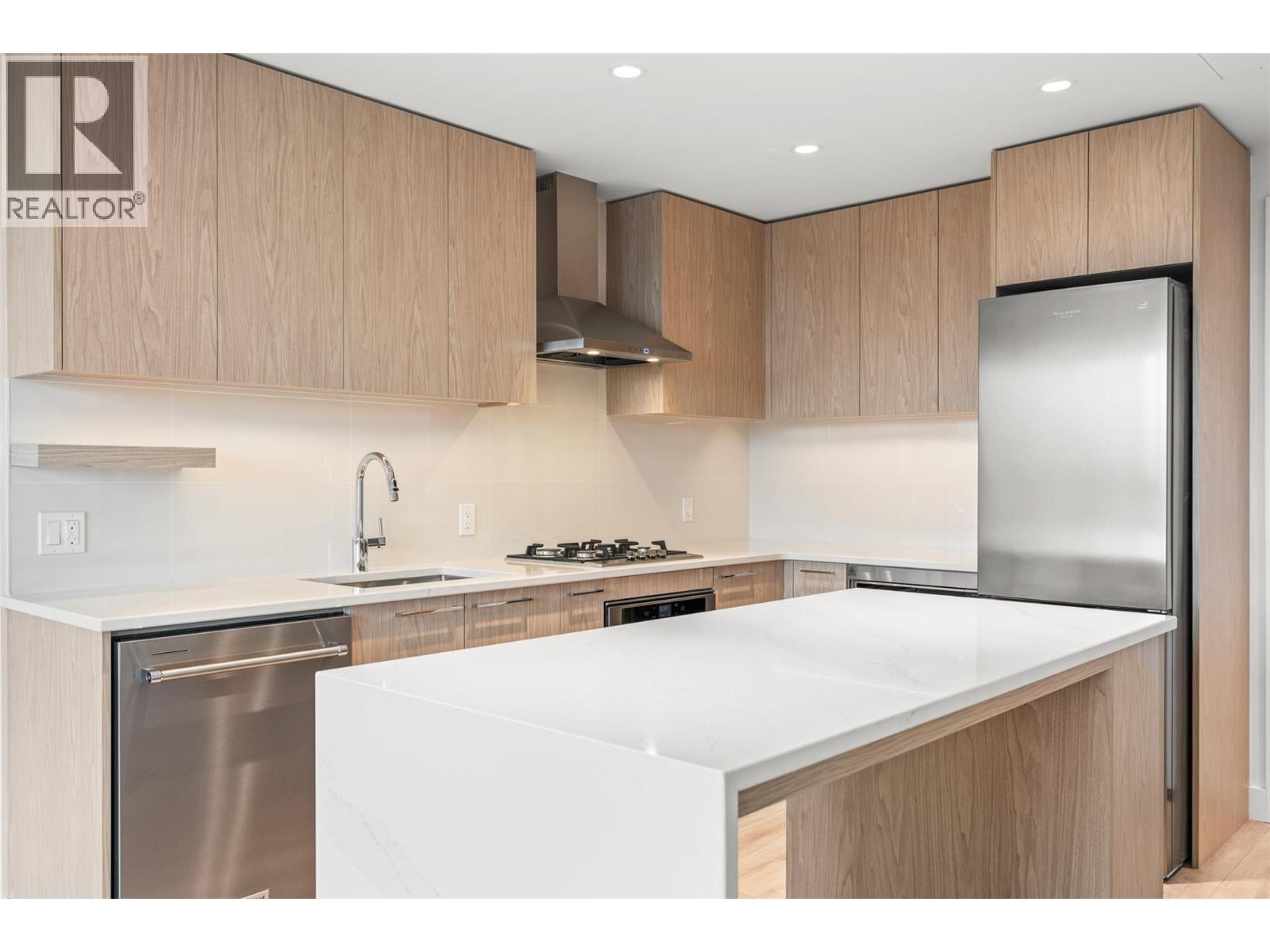 #508 3051 Abbott Street - 9