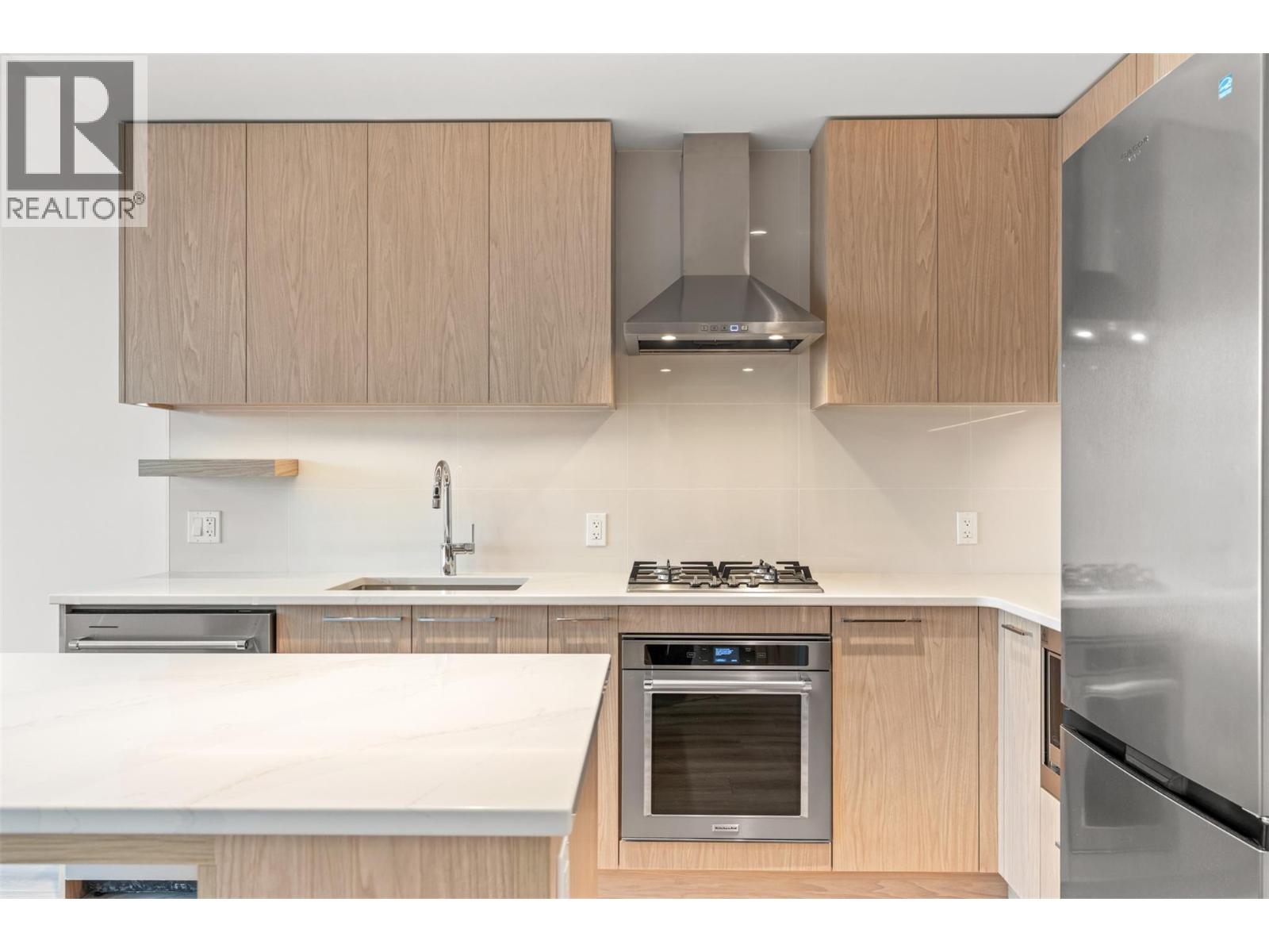 #508 3051 Abbott Street - 7