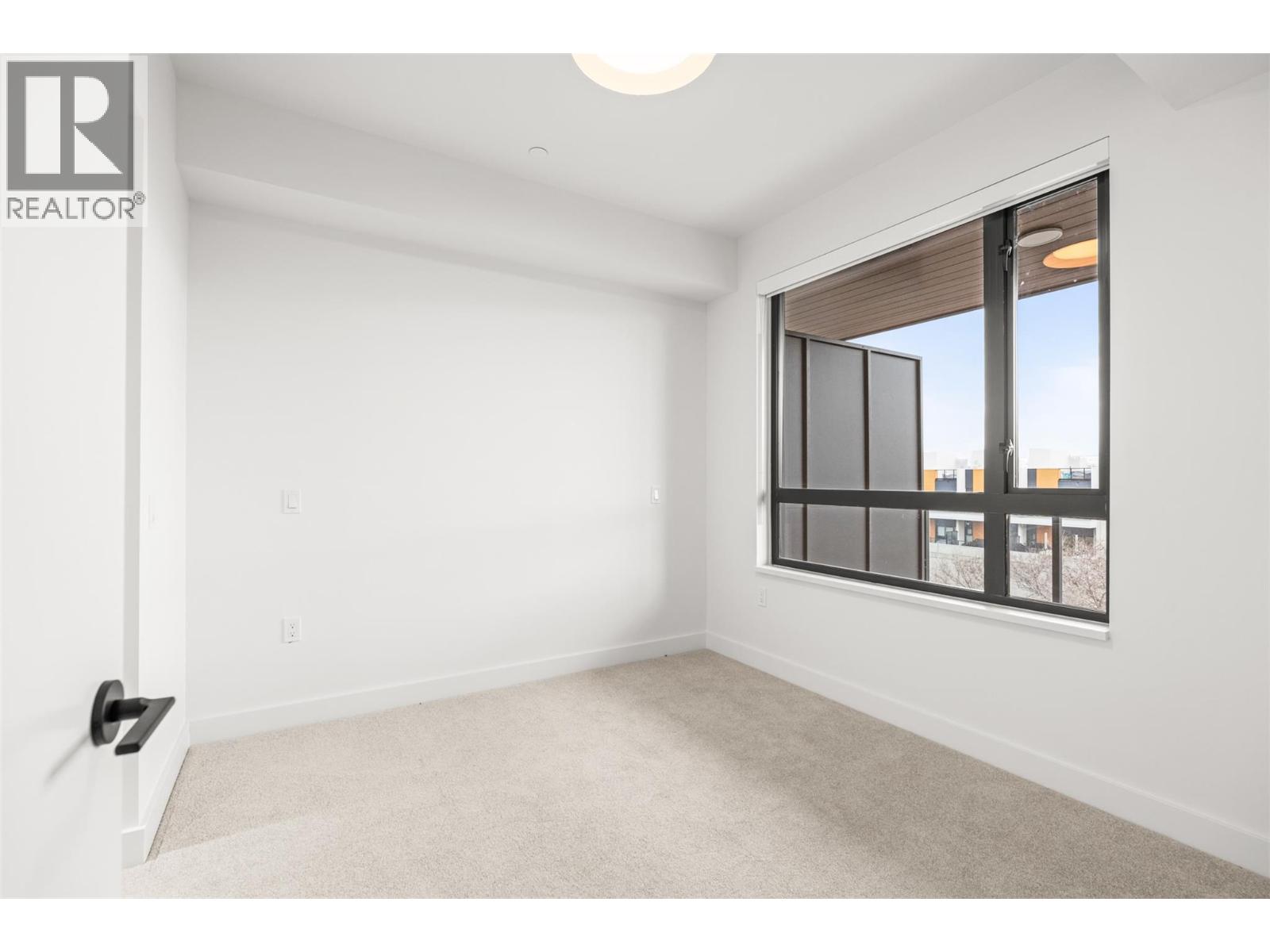 #508 3051 Abbott Street - 19