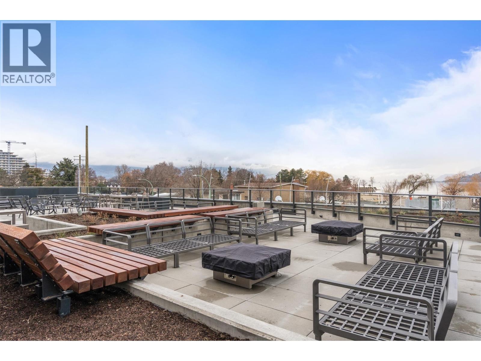 #508 3051 Abbott Street - 36