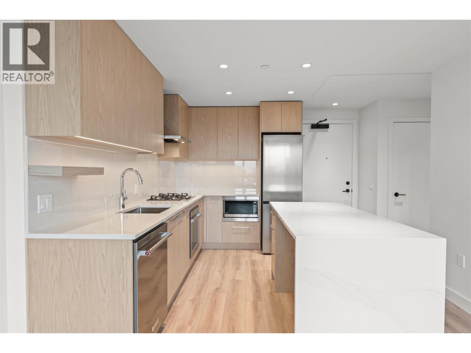 #508 3051 Abbott Street - 10