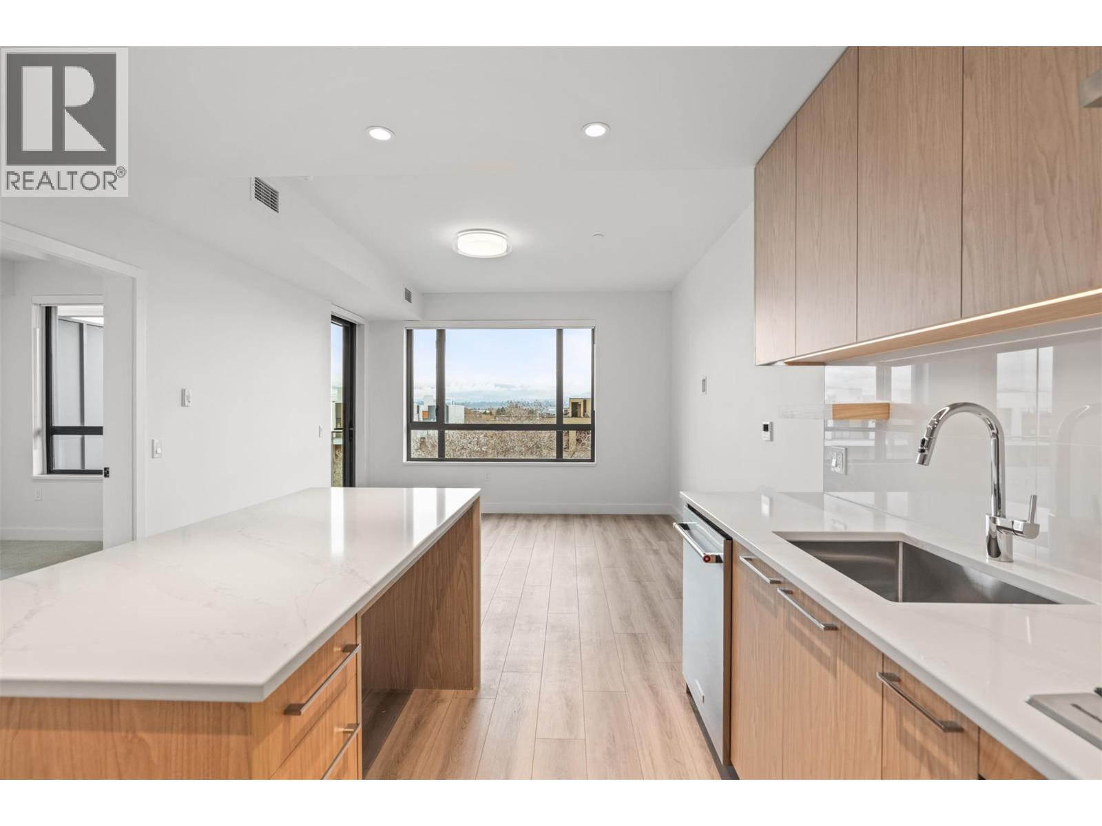 #508 3051 Abbott Street - 13