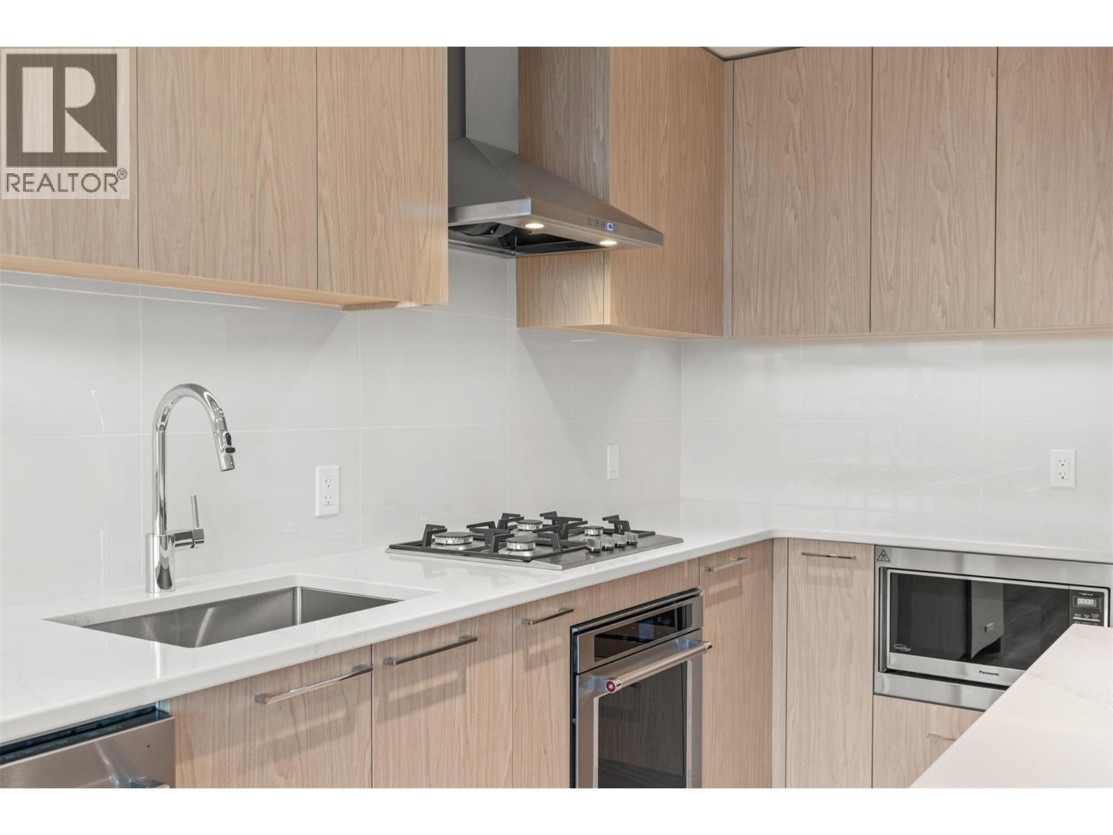 #508 3051 Abbott Street - 12