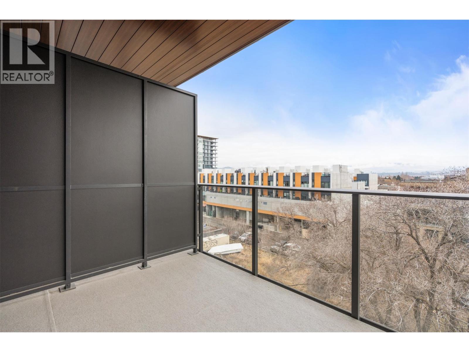 #508 3051 Abbott Street - 22