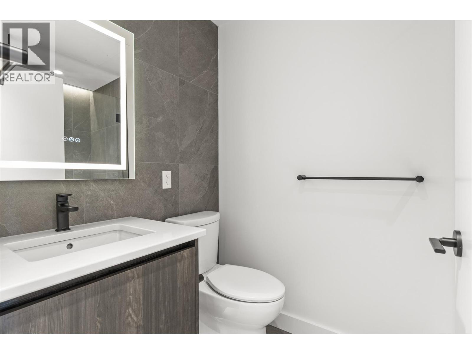 #409 3051 Abbott Street - 12