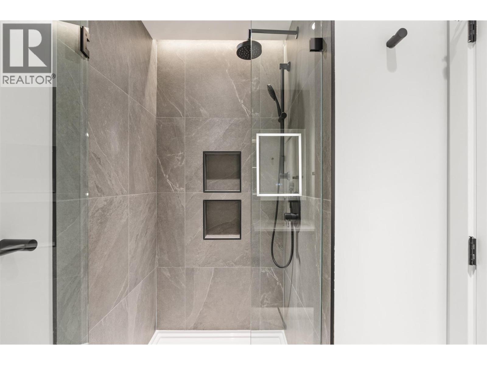 409 3051 Abbott Street, Kelowna