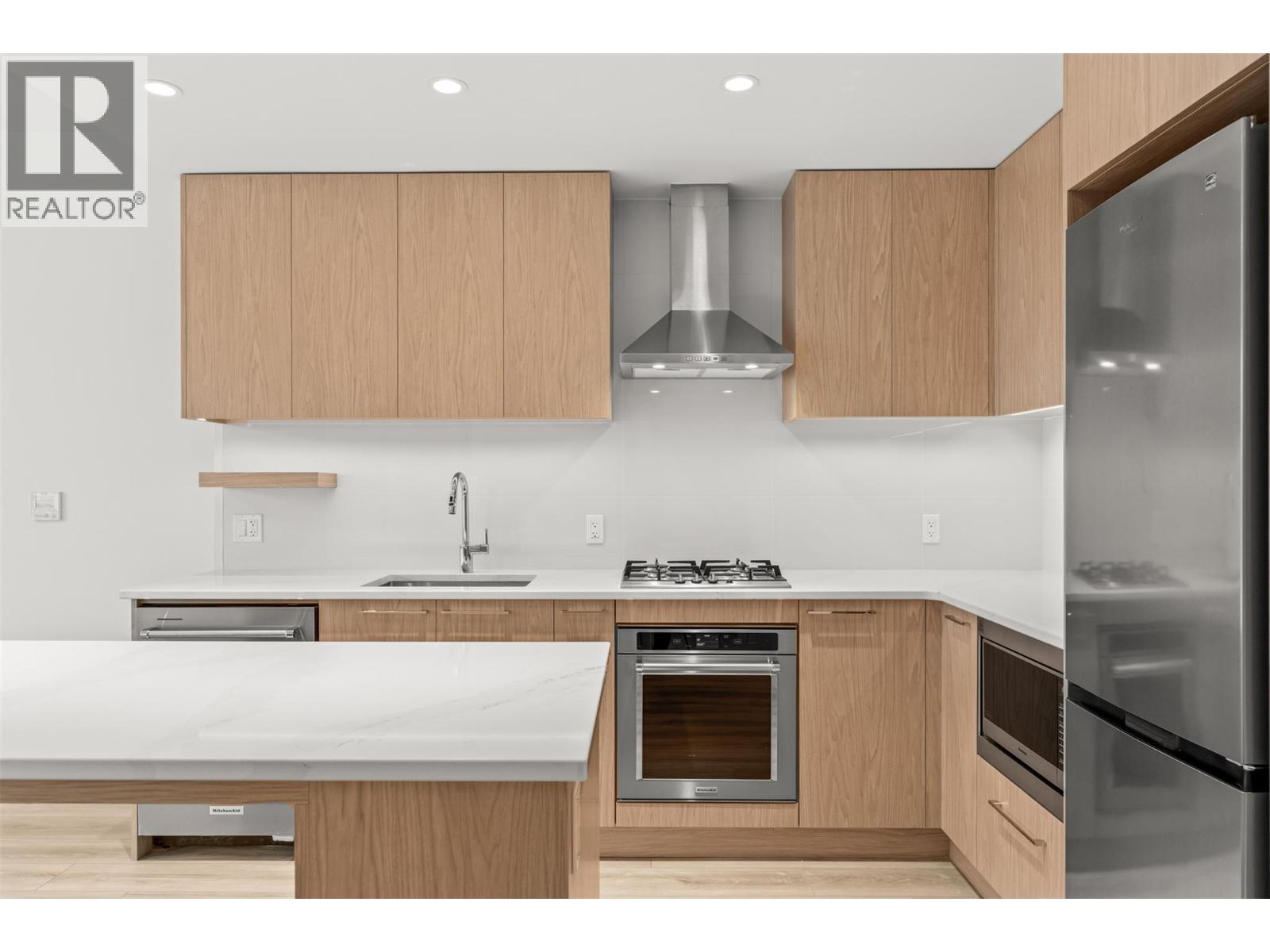 #308 3051 Abbott Street - 6