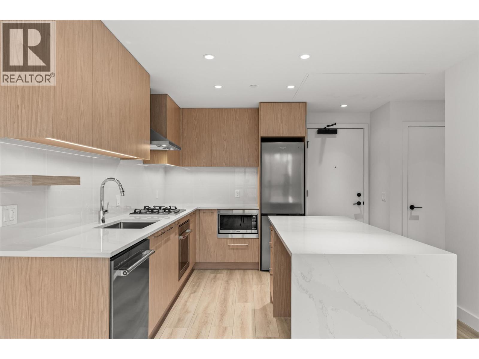 #308 3051 Abbott Street - 9