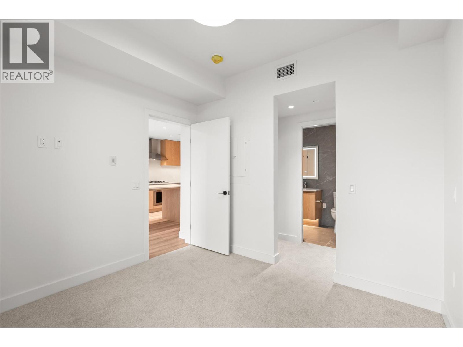 #308 3051 Abbott Street - 19
