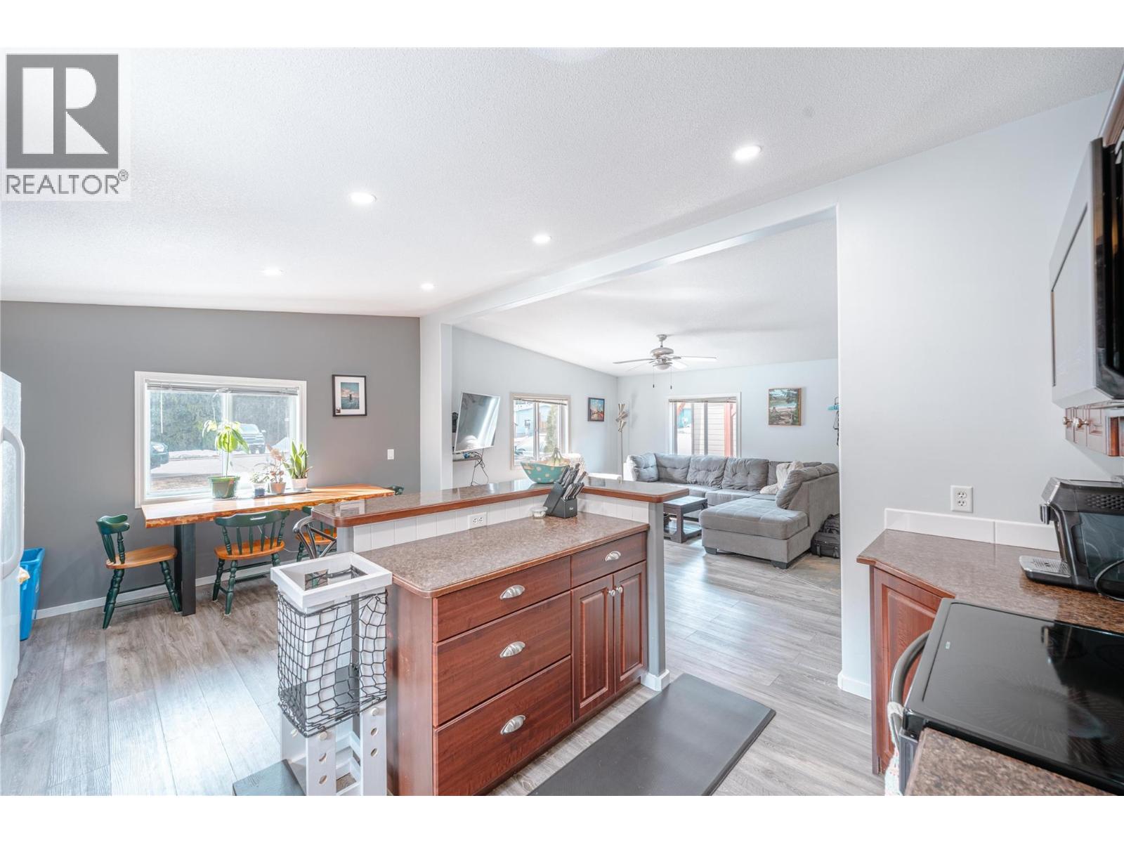 23 Johnson Way, Revelstoke