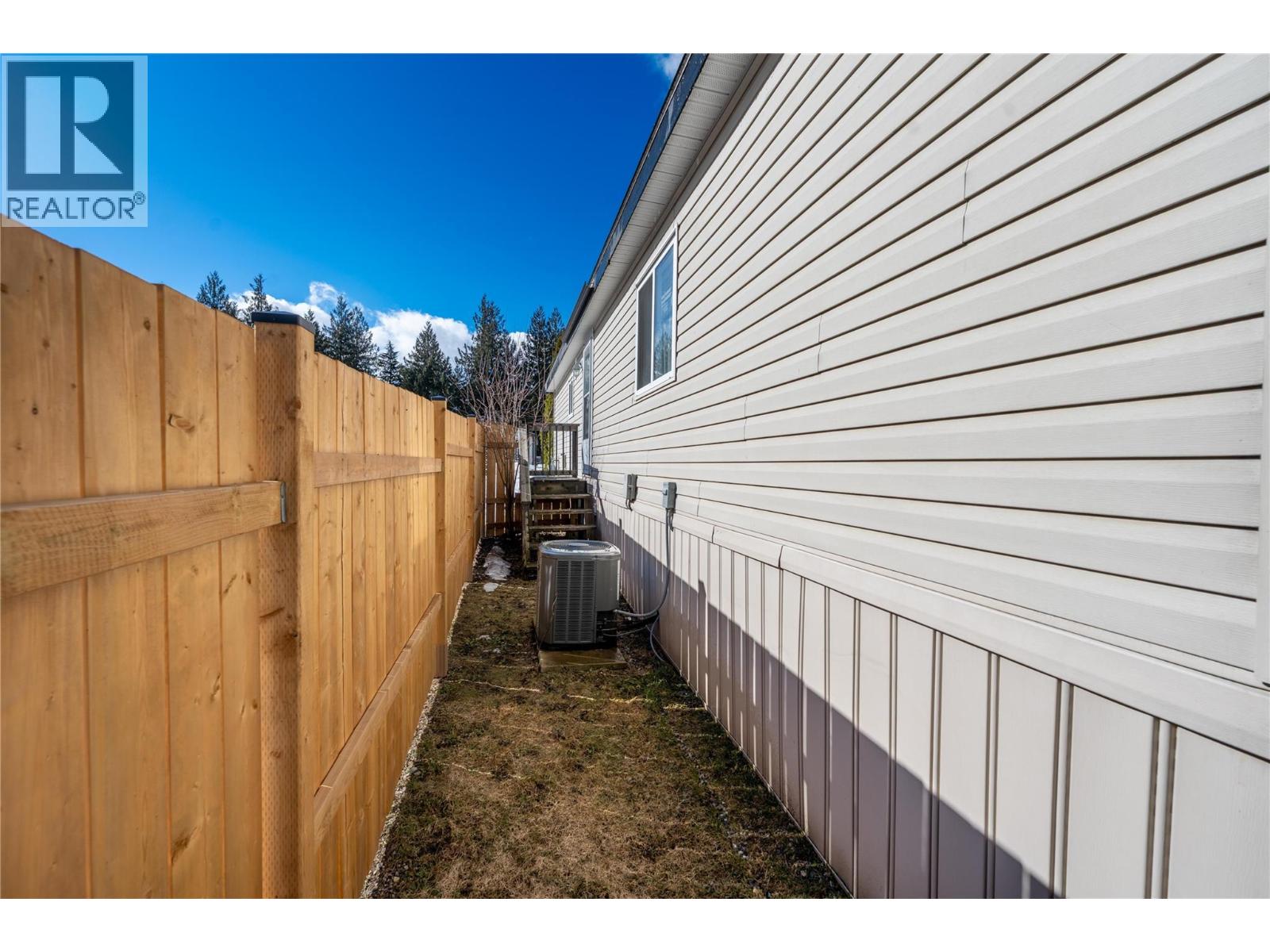 23 Johnson Way, Revelstoke