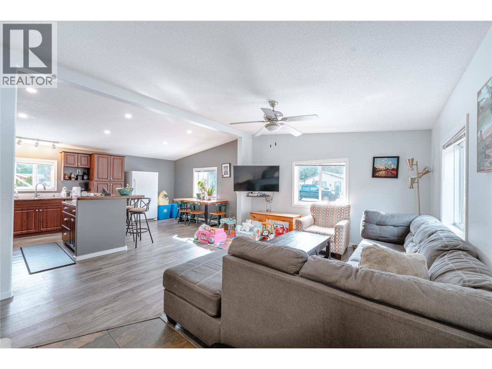 23 Johnson Way, Revelstoke